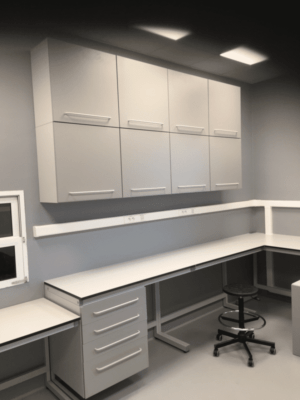 L-förmige Labormöbel L-förmige Labormöbel